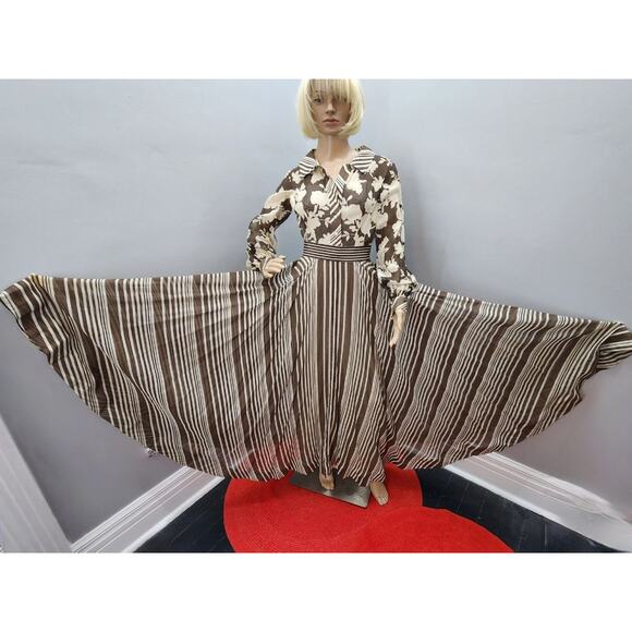 70s Vintage Super Maxi in Brown and Cream Organdy - XS - Picture 1 of 10